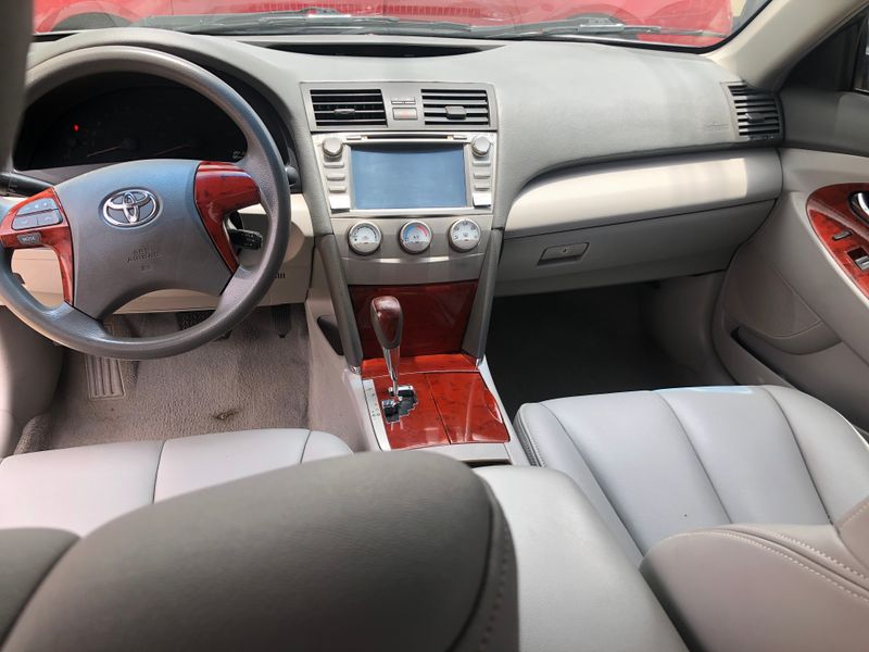 Thumbnail 6 of 2011 Toyota Camry le
